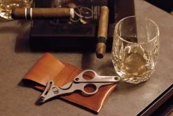 Smoking Moses - RazorCut - Cigar Cutter -Smoking Accessories And Cigarettes GRC 2342 web 05389.1613646470.1280.1280