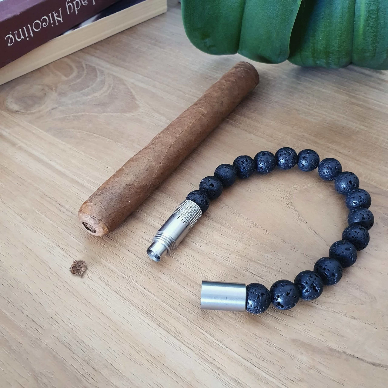 Les Fines Lames - Punch Bracelet - Lava Stone 10mm 4 Les Fines Lames - Punch Bracelet - Lava Stone 10mm - Image 2